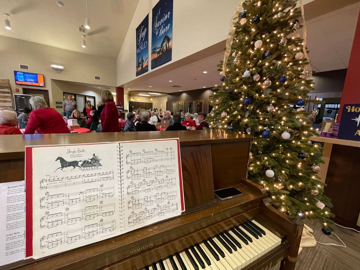 caroling-2023